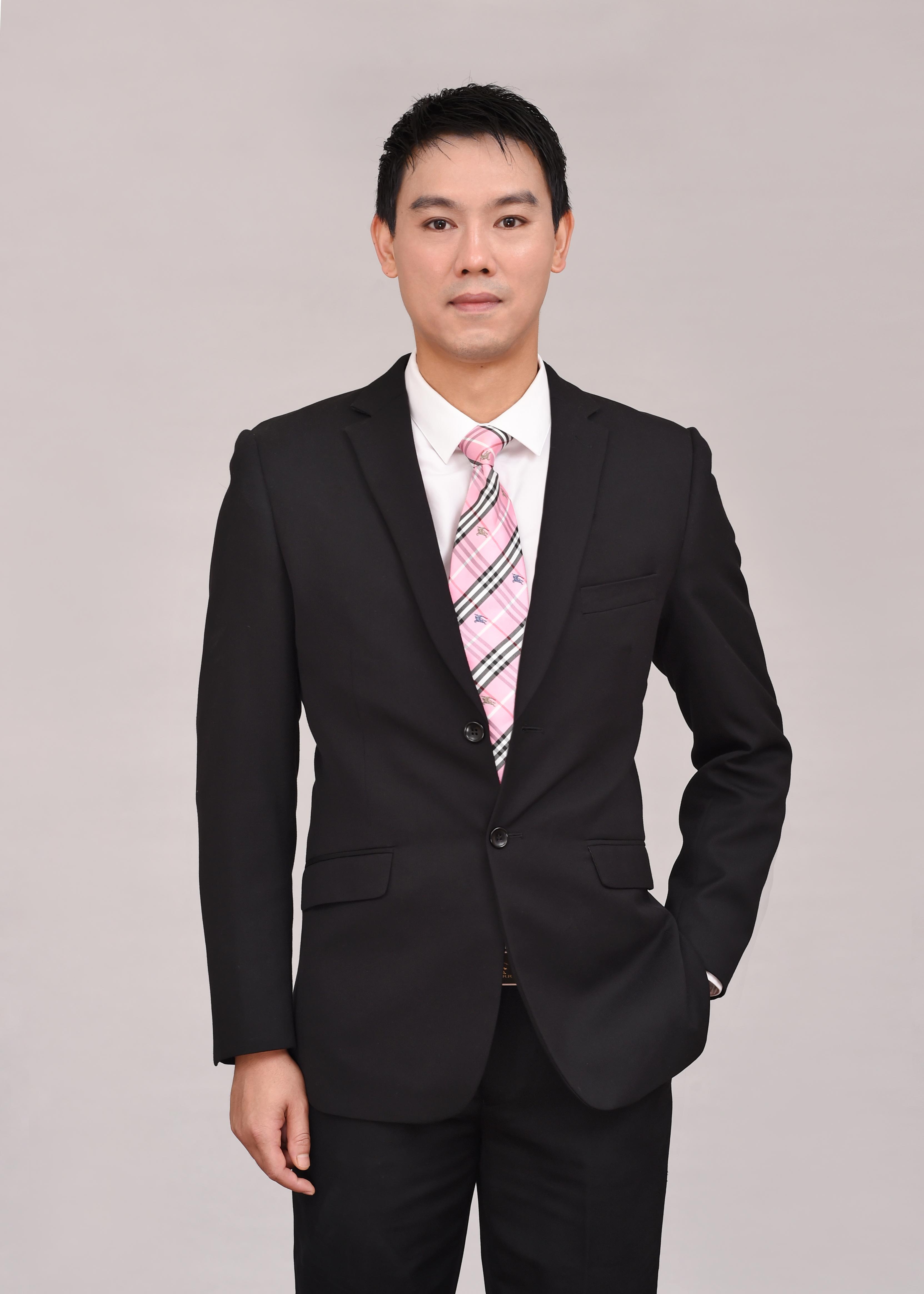 鲜余泽 摄影指导总监